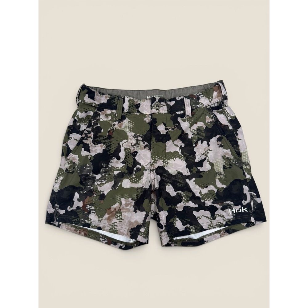 Huk Performance Fishing Mens Green Camo Shorts Size Medium Stretch